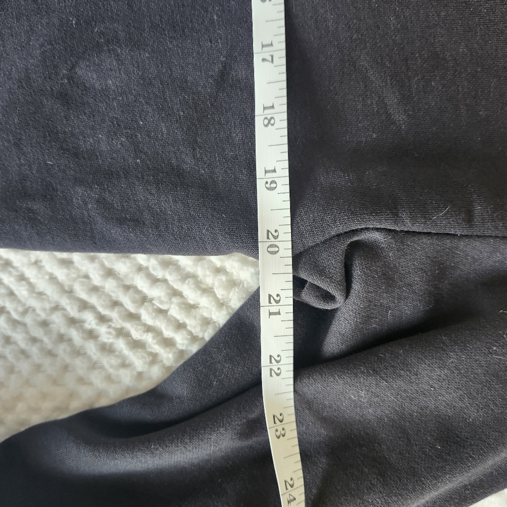 H&M Divided  Cropped Sweatshirt  Size S - Picture 7 of 8